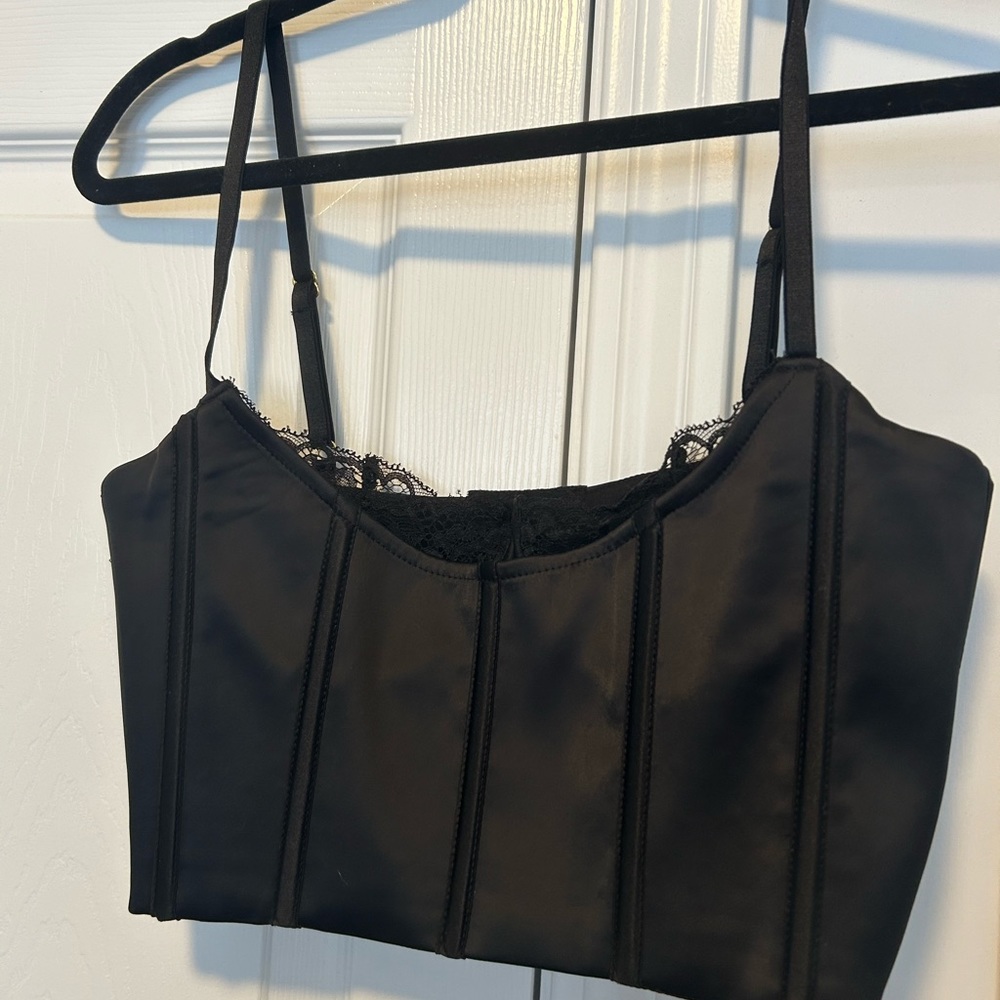 Meshki Black Lace Trim Crop Top - Picture 4 of 7